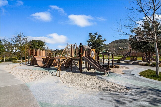 Building Photo - 210 Alienta Ln