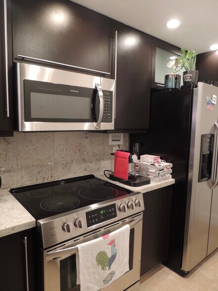 Kitchen - 1000 West Ave