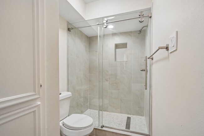 Building Photo - 2861 Panagard Dr