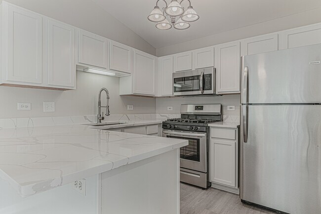 Building Photo - 1171 N Red Oak Cir
