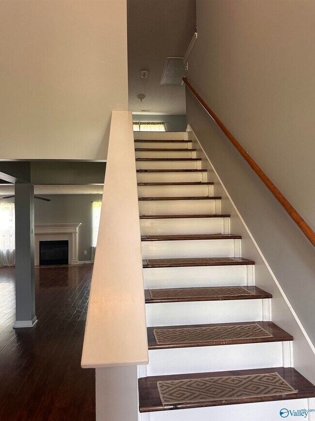 Building Photo - 4804 SE Brownston Ct