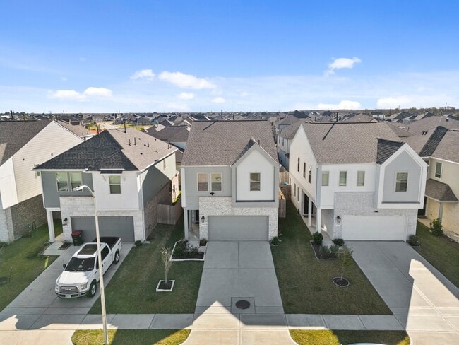 Building Photo - 17210 Pentland Hls Wy