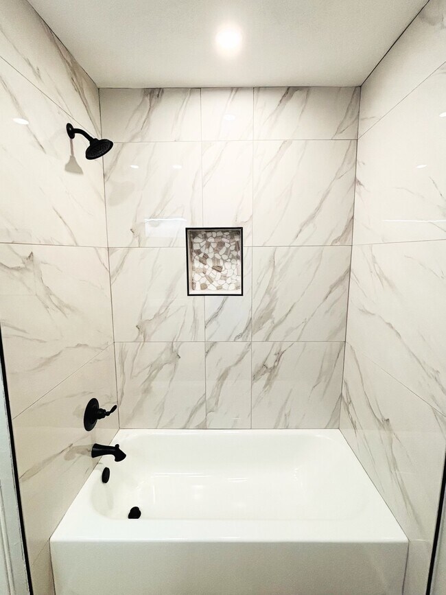 Building Photo - 1803 S Park St