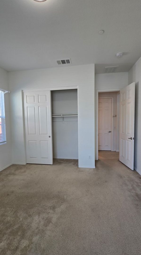 Building Photo - 6011 Dubois Pl