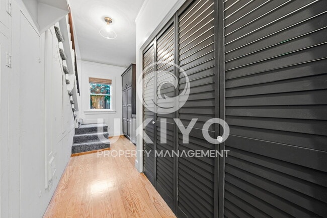 Building Photo - 860 Portal Ave