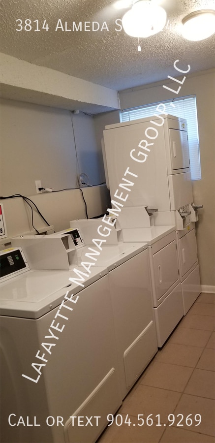 Building Photo - 3814 Almeda St