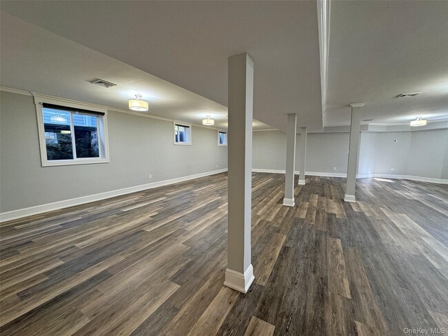 Building Photo - 1019 Grove St