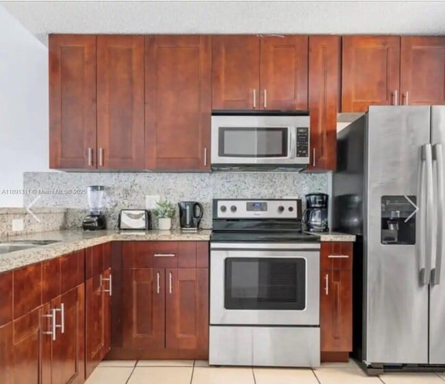 Building Photo - 2423 SW 58th Manor