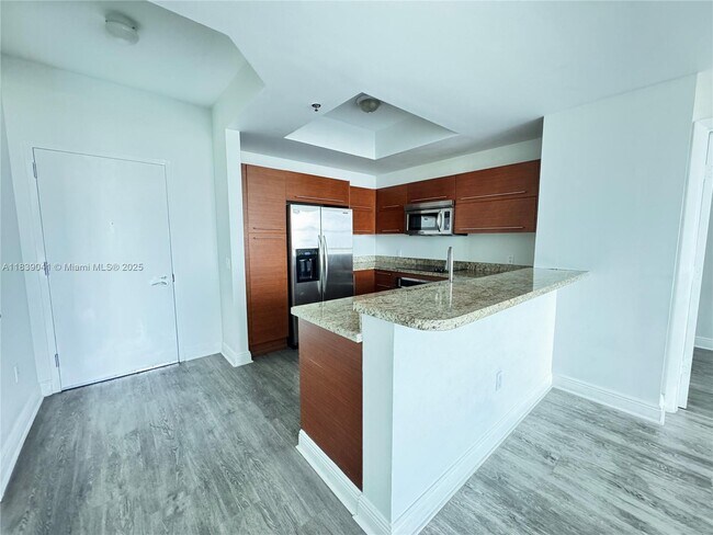 Building Photo - 2641 N Flamingo Rd