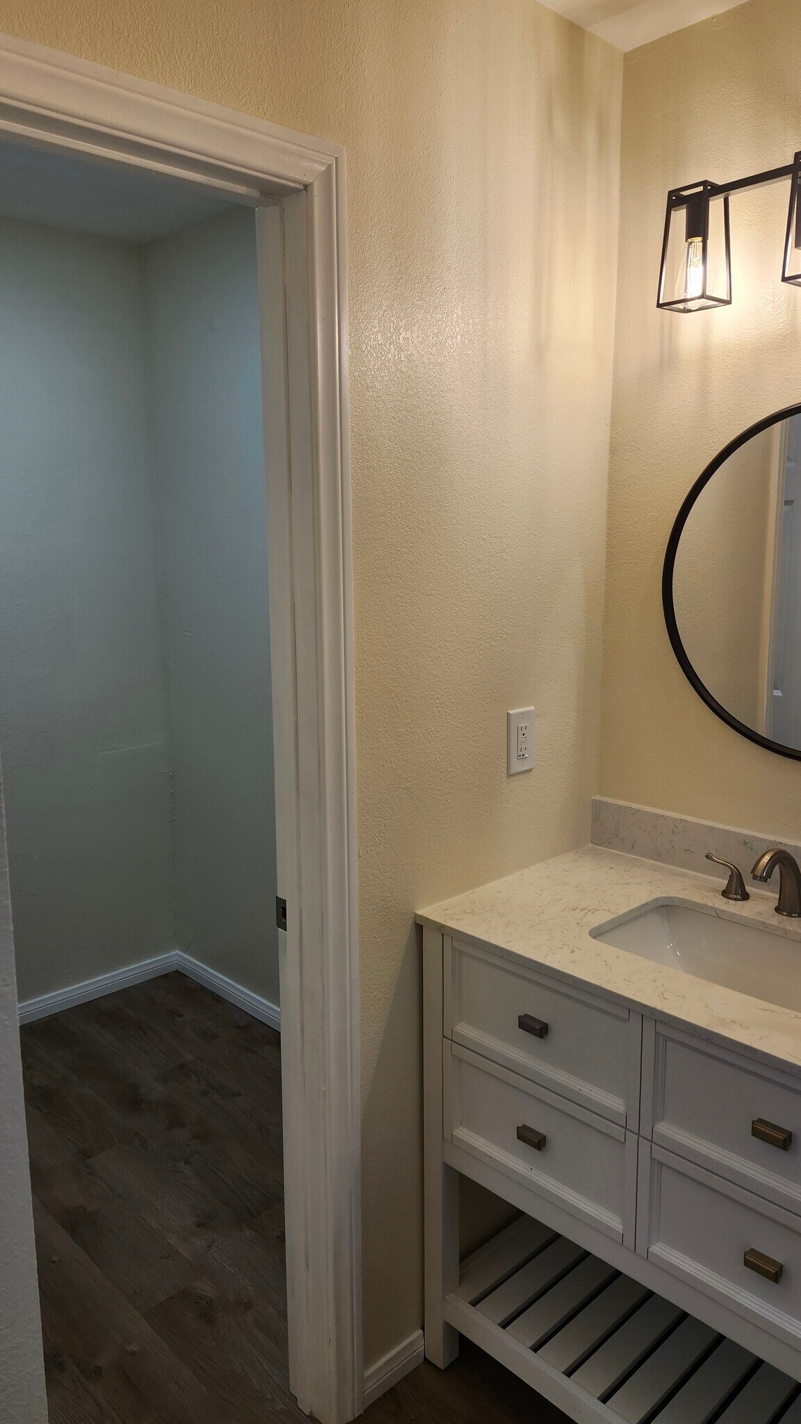 Building Photo - 7774 Jade Coast Rd