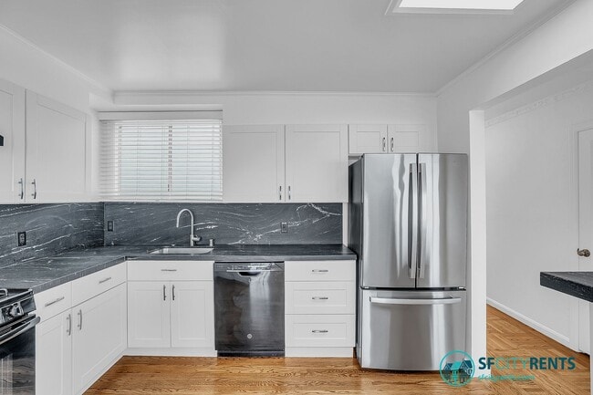 Building Photo - Noe Valley: Single Family Home w/ Views, D...