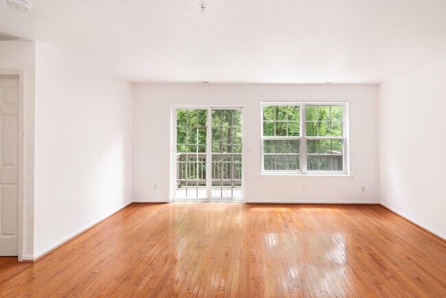 Building Photo - 3046 Barclay Way