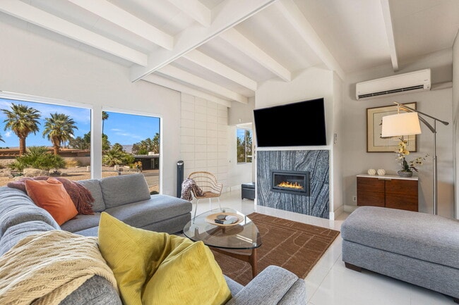 Building Photo - 73409 Little Bend Trail