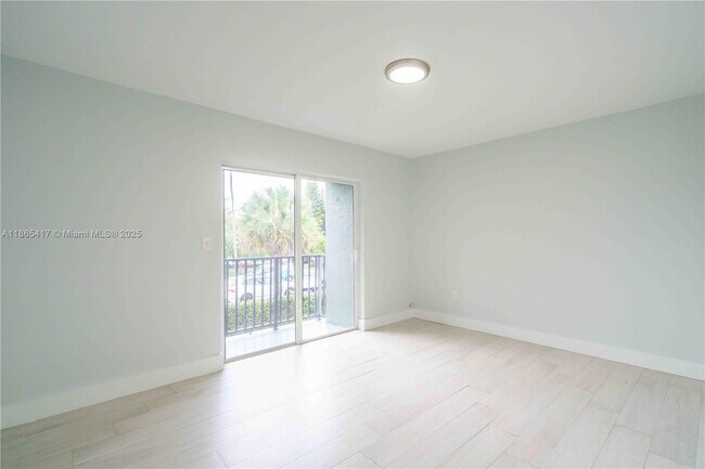 Building Photo - 465 NE 59th St
