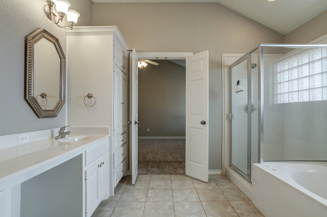 Building Photo - Gorgeous Home in Cooper District!!