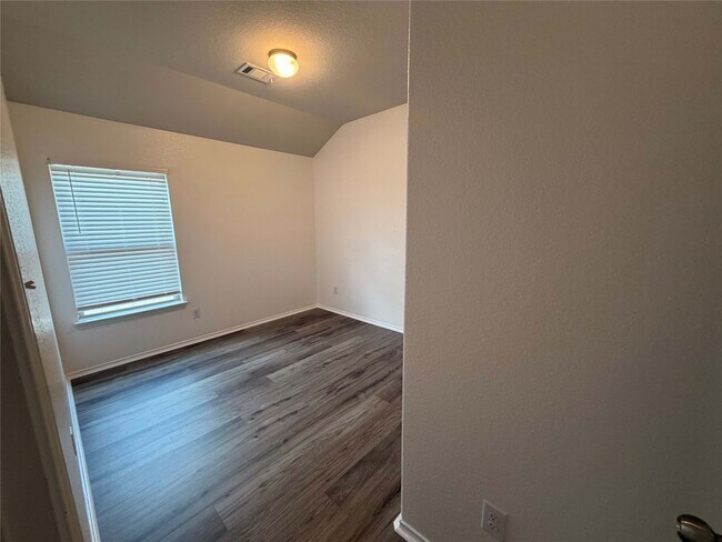 Building Photo - 2028 Cedar Tree Ct