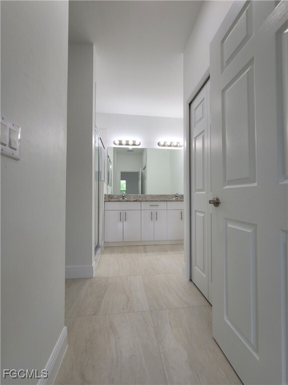 Building Photo - 3517 SW Santa Barbara Pl