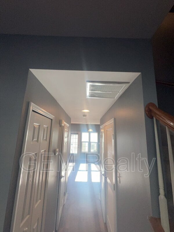 Building Photo - 7120 Azalea Dr