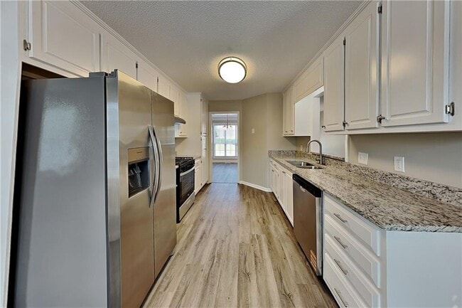 Building Photo - 4011 Cinnamon Fern Ln