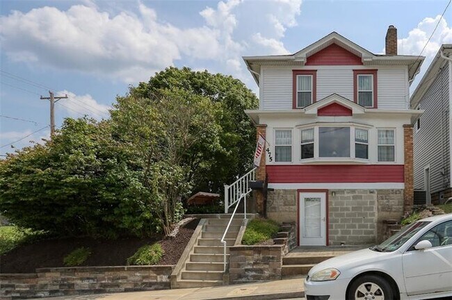 Well maintained, 3 bedroom, 2 bath, single family home - 475 Park St