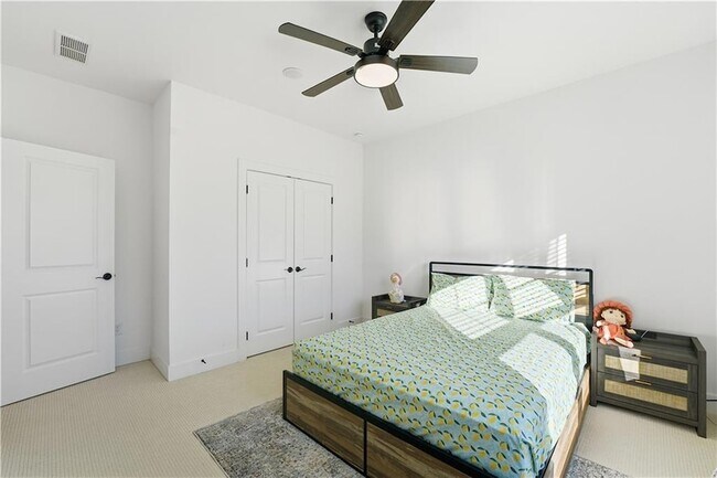 Building Photo - 415 Oakleigh Ave