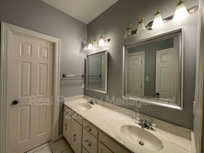 Building Photo - 25491 Plantation Ave