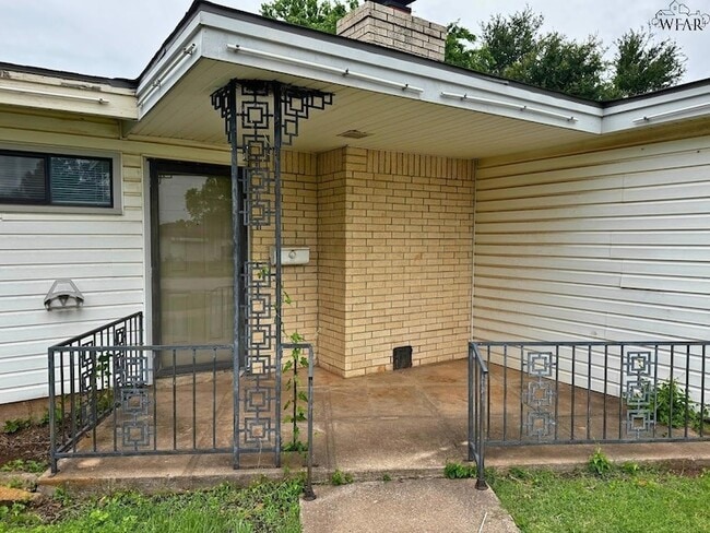 Building Photo - 4111 McGaha Ave