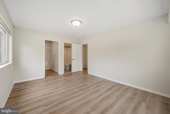 Building Photo - 208 Victor Pkwy