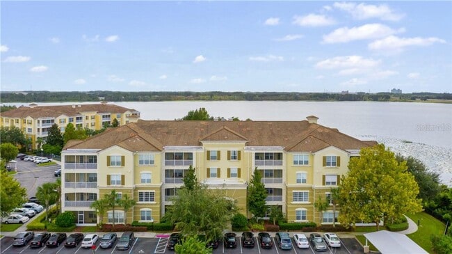 Building Photo - Beautiful WATERFRONT 3 bedrooms Condo loca...