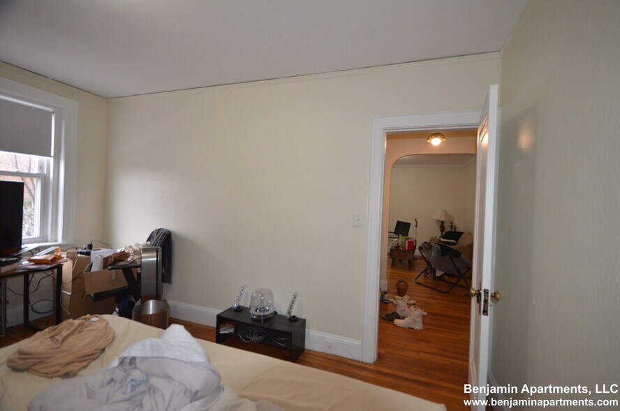 Building Photo - 2039 Commonwealth Ave