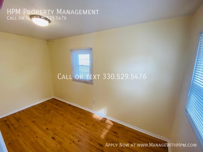 Building Photo - 730 Neale Ave SW