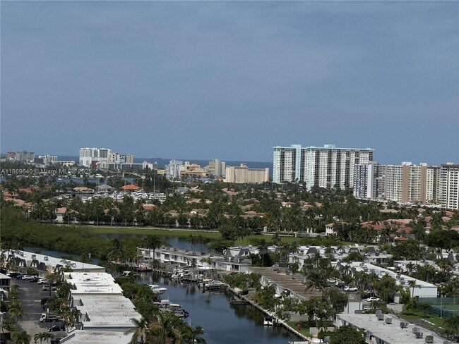 Primary Photo - 2500 Parkview Dr
