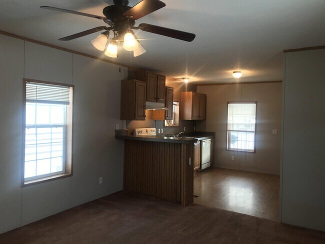 Building Photo - 31 Front St