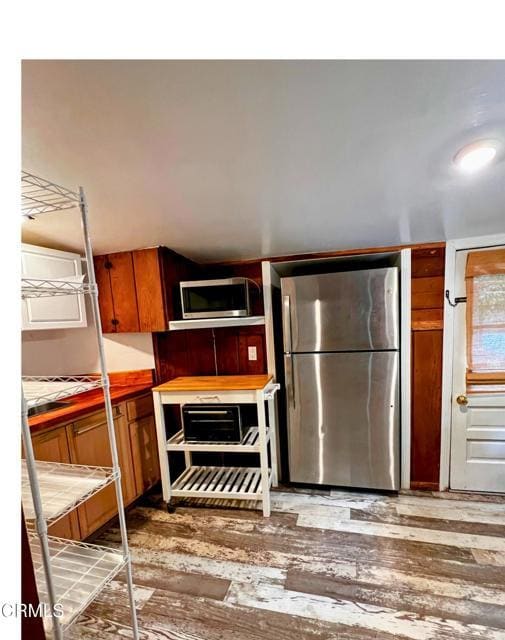 Building Photo - 586 Los Rocas Dr