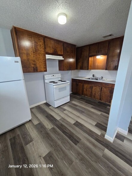 Building Photo - 900 S 15th St