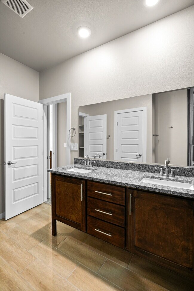 Building Photo - 11145 Blazing Star Pl