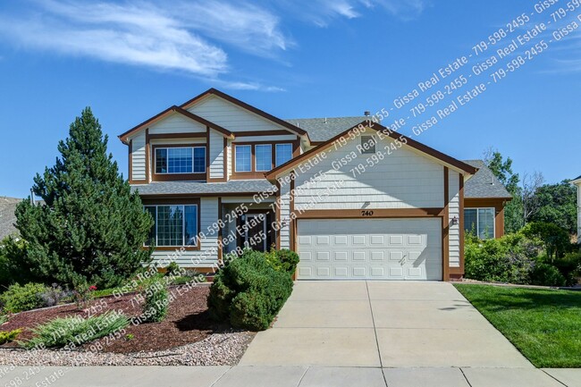 Primary Photo - This beautiful 4 bedroom, 3 1/2 bathroom, ...
