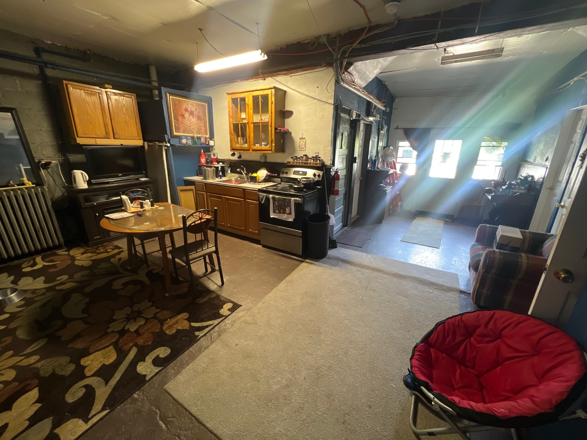 Shared kitchen / common area - 44 E Bacon St