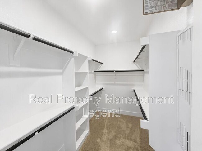 Building Photo - 1019 Modesto Dr