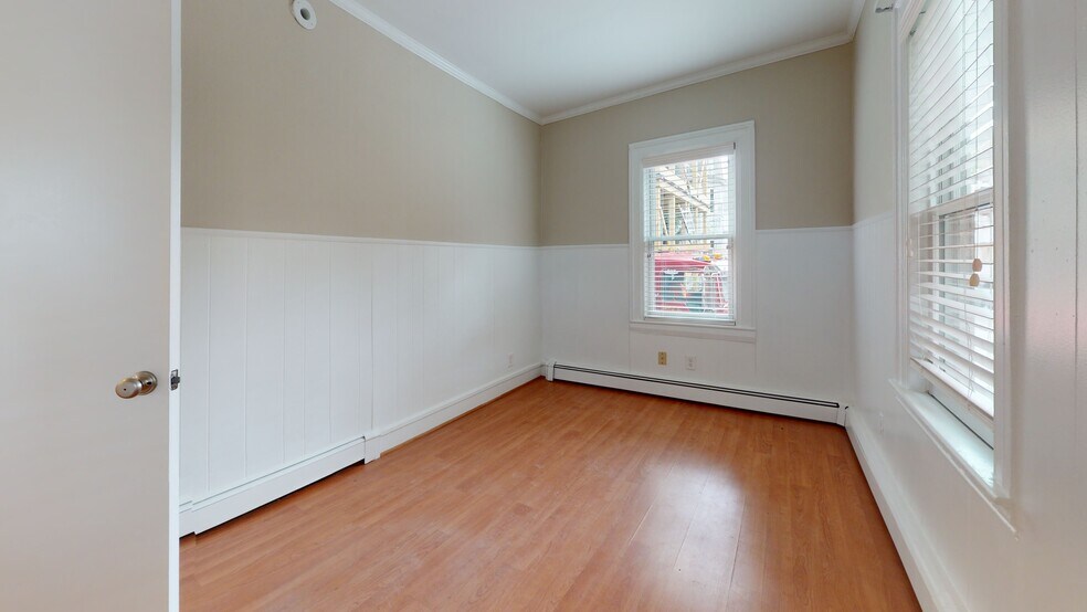 Building Photo - 310 Lowell St