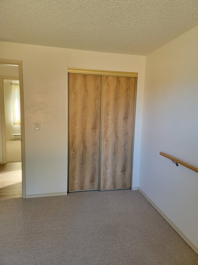 Building Photo - 6457 SW 192nd Ave