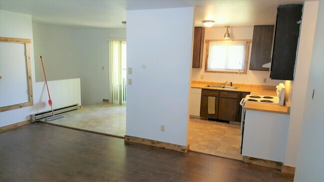 Building Photo - 2401 Arcadia Dr