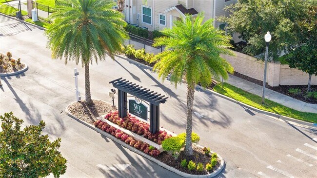 Building Photo - 8945 Shine Dr