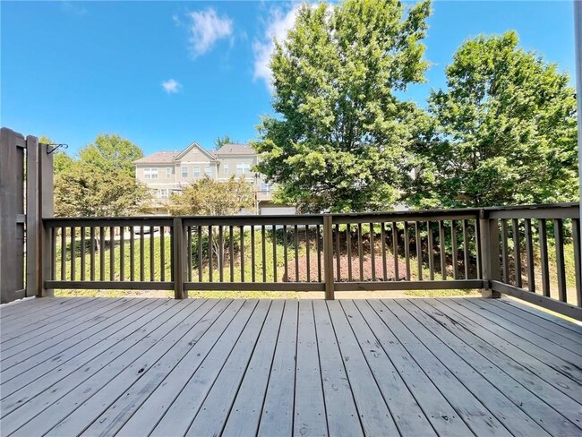 Building Photo - 525 Grove Field Ct NW