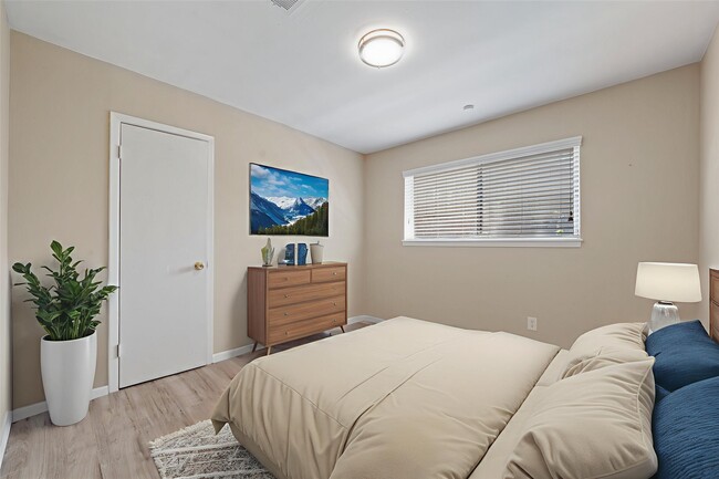 Building Photo - 5826 Spruce Forest Dr