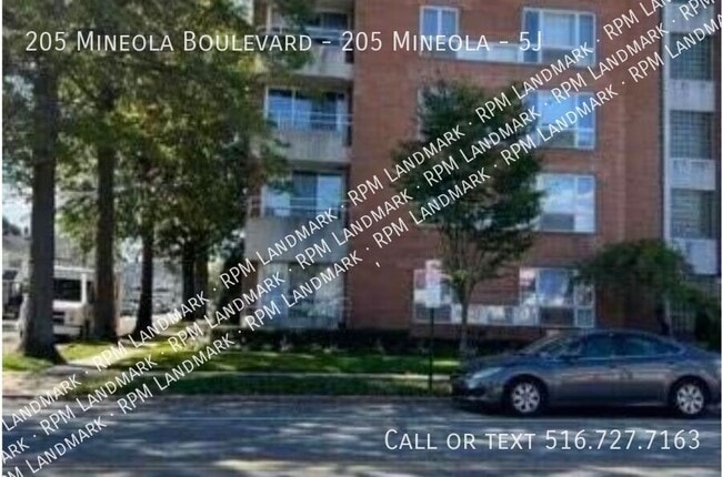 Building Photo - 205 Mineola Blvd
