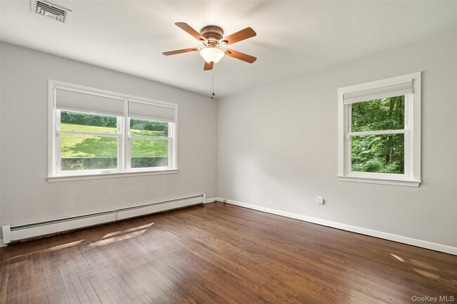 Building Photo - 19 Skyview Dr