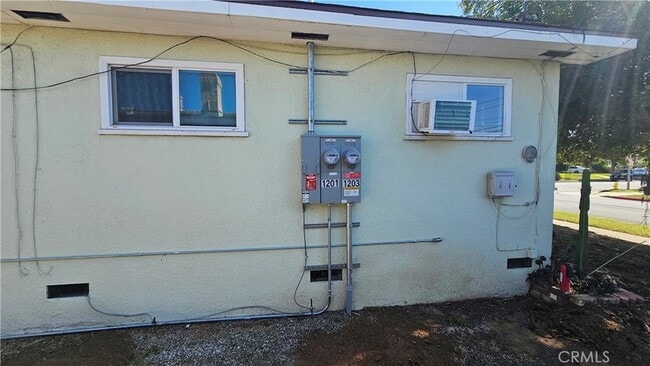 Building Photo - 1203 W Shorb St