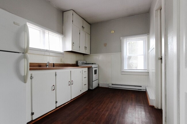 Building Photo - 1711 N Ball Ave