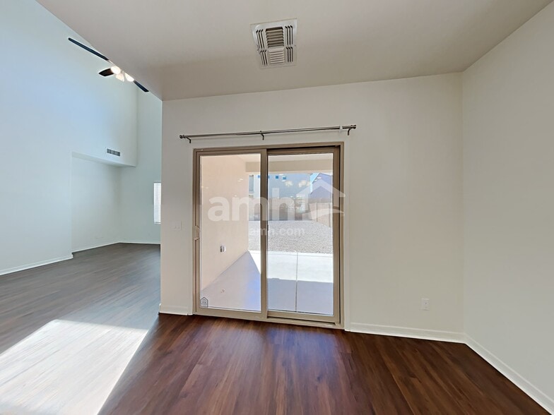 Building Photo - 138 E Calle Del Rondador